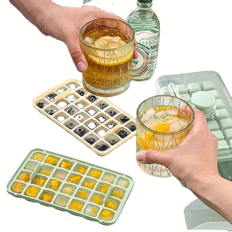 Intelligent isterningebakke med ske og opbevaringsboks