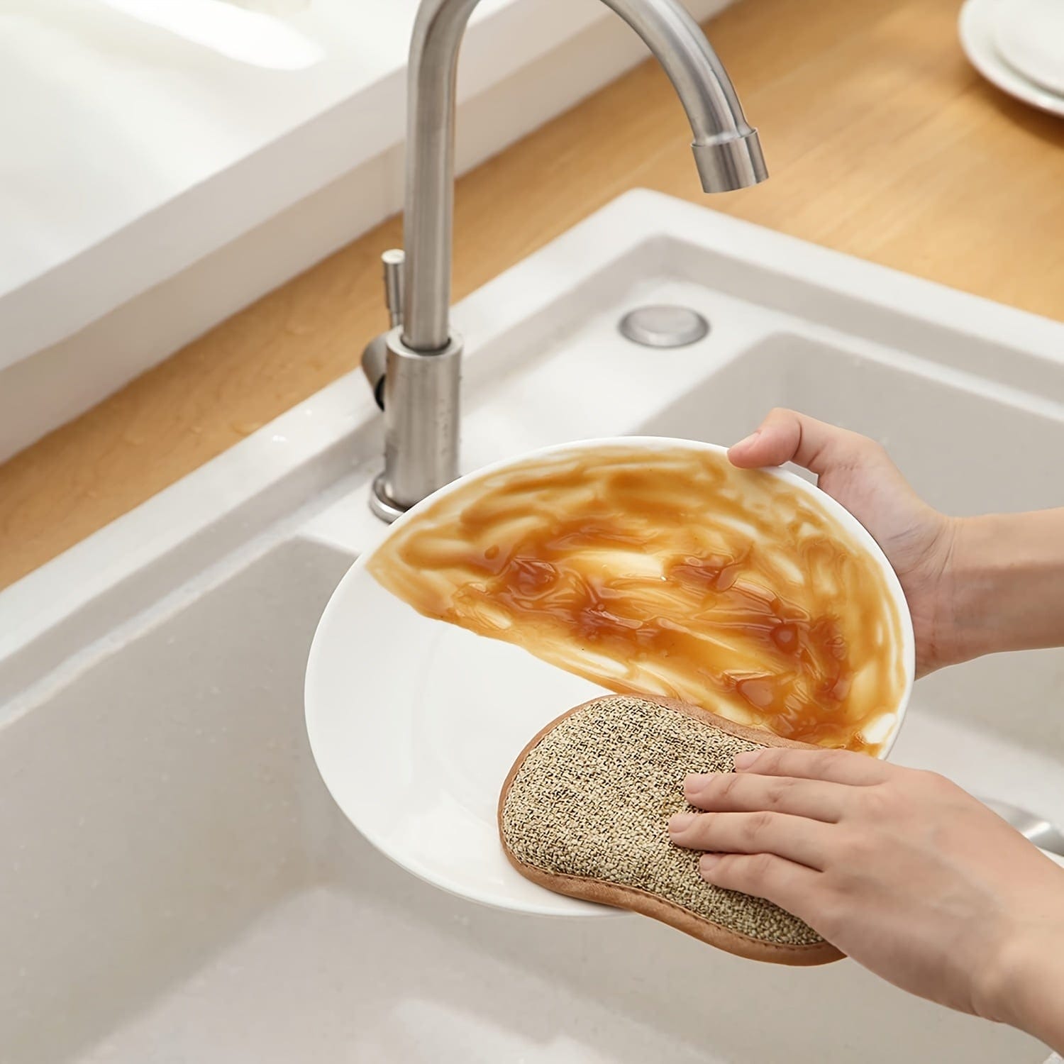 Pakke med 10 farvede mikrofiber-køkkensvampe til nem rengøring af tallerkener, gryder og pander