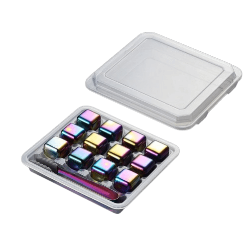 12 regnbuefarvede genanvendelige isterninger i rustfrit stål i form af spilleterninger