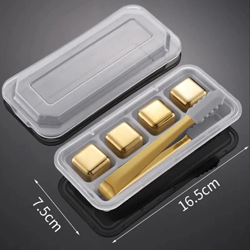 4 gyldne genanvendelige isterninger i rustfrit stål i form af spilleterninger