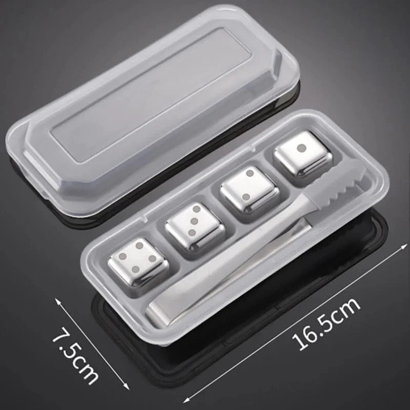 4 genanvendelige isterninger i rustfrit stål i form af terninger med motiver