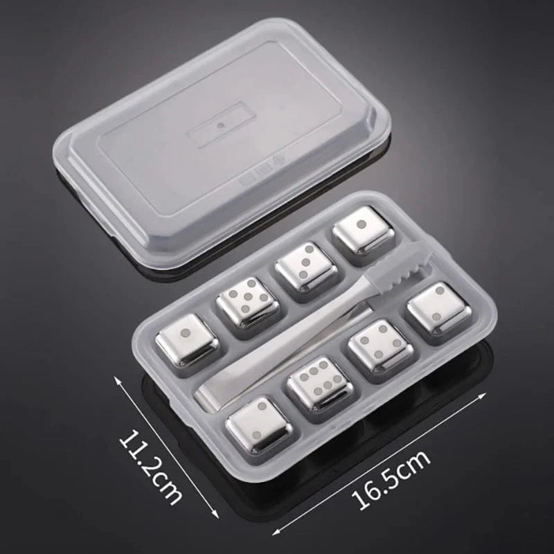 8 genanvendelige isterninger i rustfrit stål i form af terninger med motiver