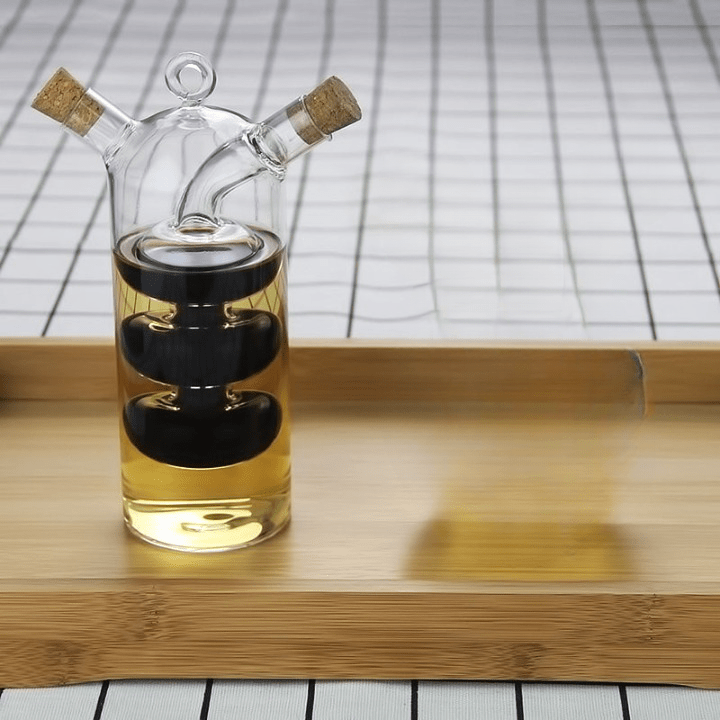 Klar italiensk olie- og eddike-duo-flaske