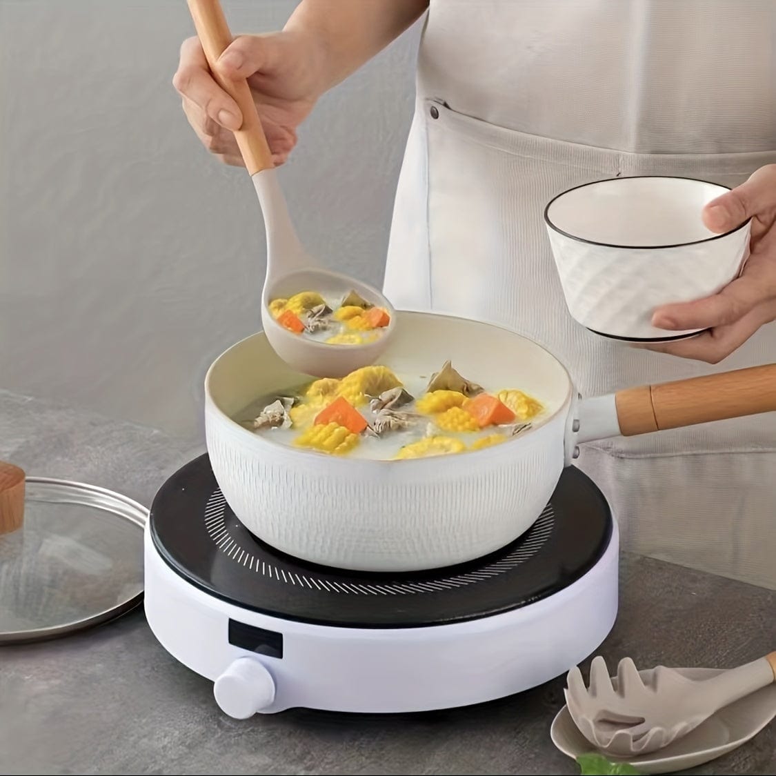 Beige køkkenredskabssæt i silikone med træhåndtag - sæt med 12, sikre, ikke-klæbende, vaskbare køkkenredskaber - køkkenudstyr, køkkenredskaber