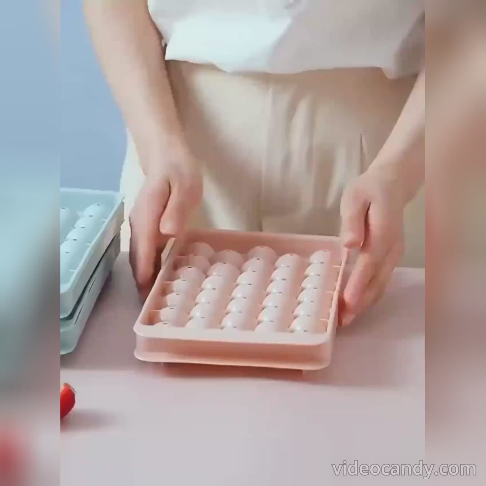 Sfærisk isterningeform med 33 kugler - ideel til cocktails og whisky