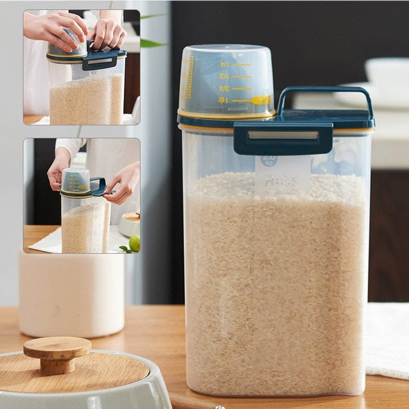 Opbevaringsbeholder til fødevarer med hældetud og gradueret måletud