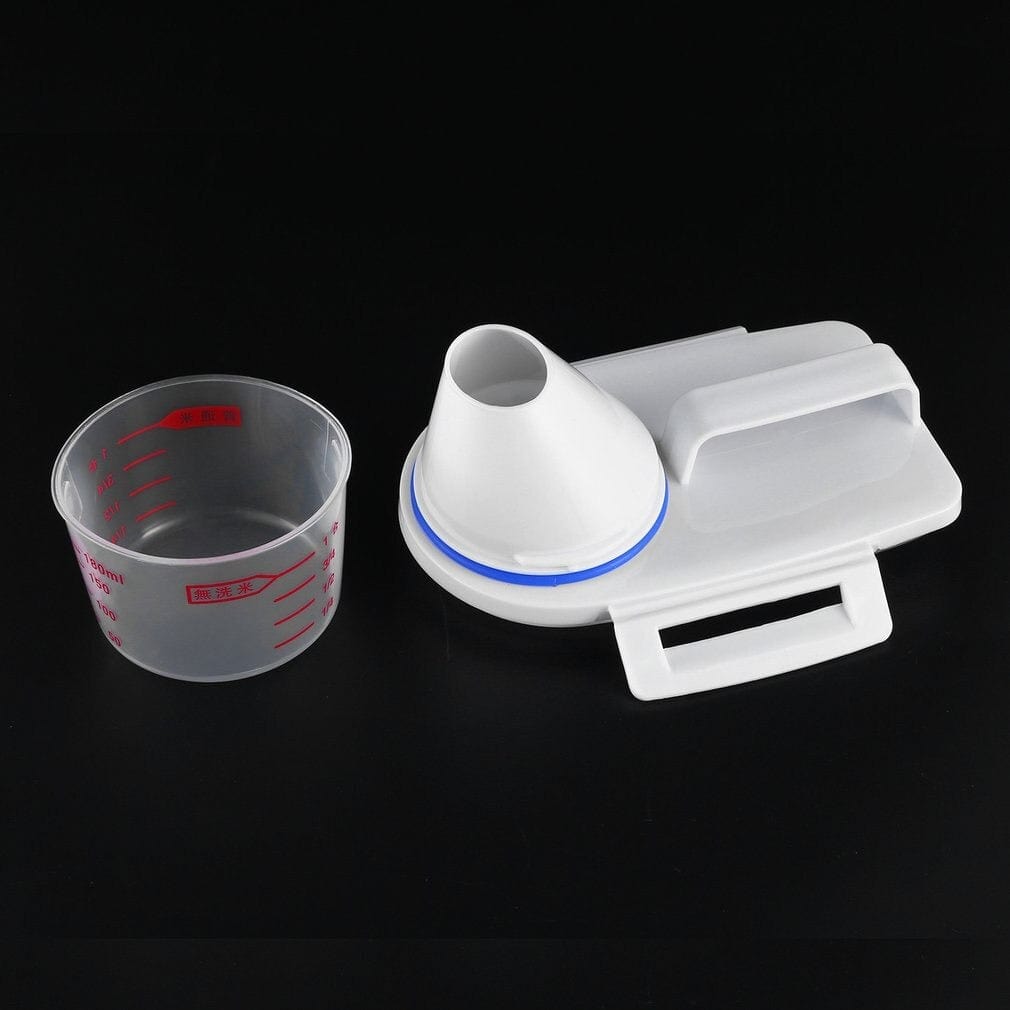 Opbevaringsbeholder til fødevarer med hældetud og gradueret måletud