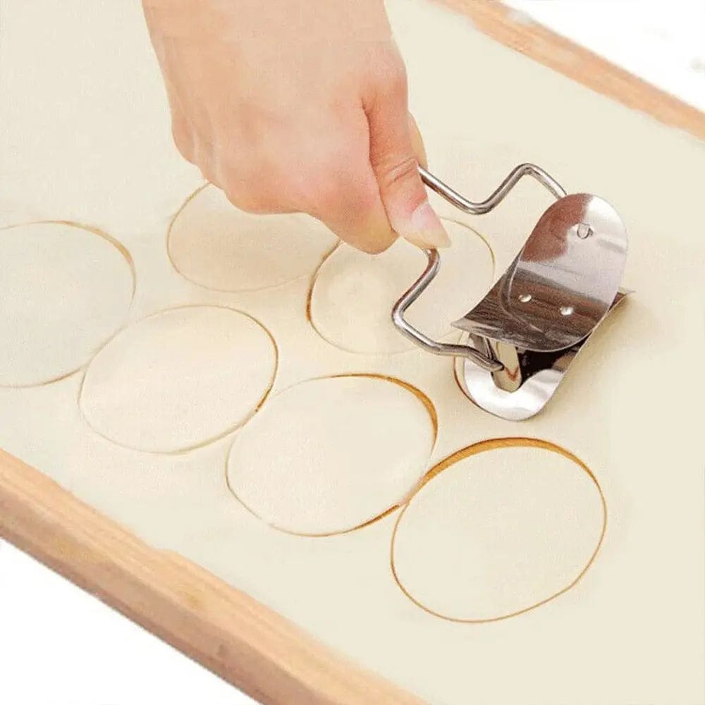 Sæt med ravioliforme og tilbehør